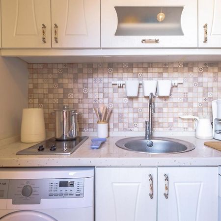 Colorful And Central Flat With Balcony In Kadikoy Κωνσταντινούπολη Εξωτερικό φωτογραφία
