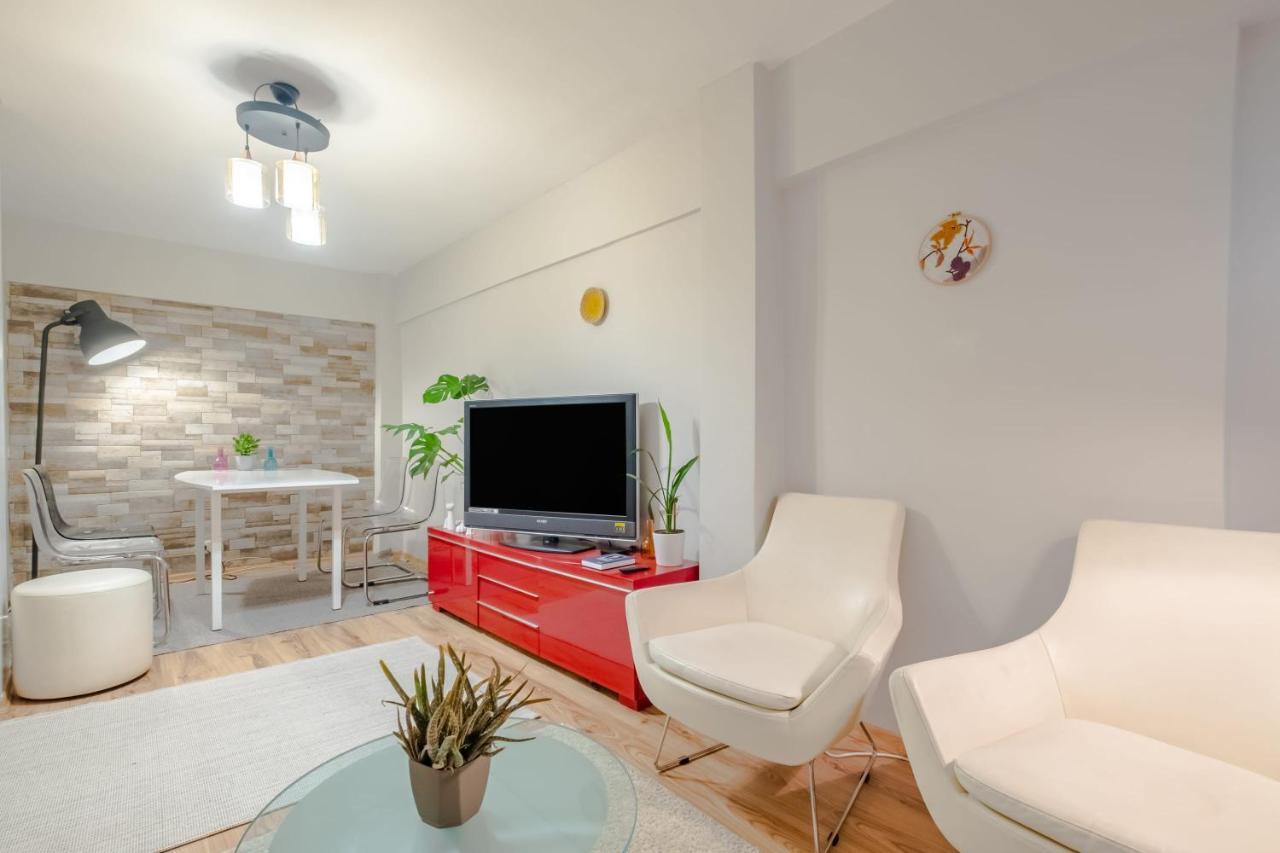 Colorful And Central Flat With Balcony In Kadikoy Κωνσταντινούπολη Εξωτερικό φωτογραφία