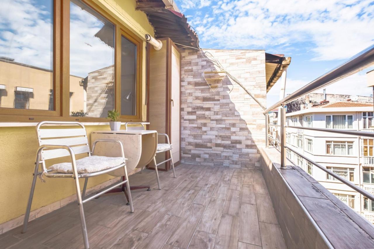 Colorful And Central Flat With Balcony In Kadikoy Κωνσταντινούπολη Εξωτερικό φωτογραφία