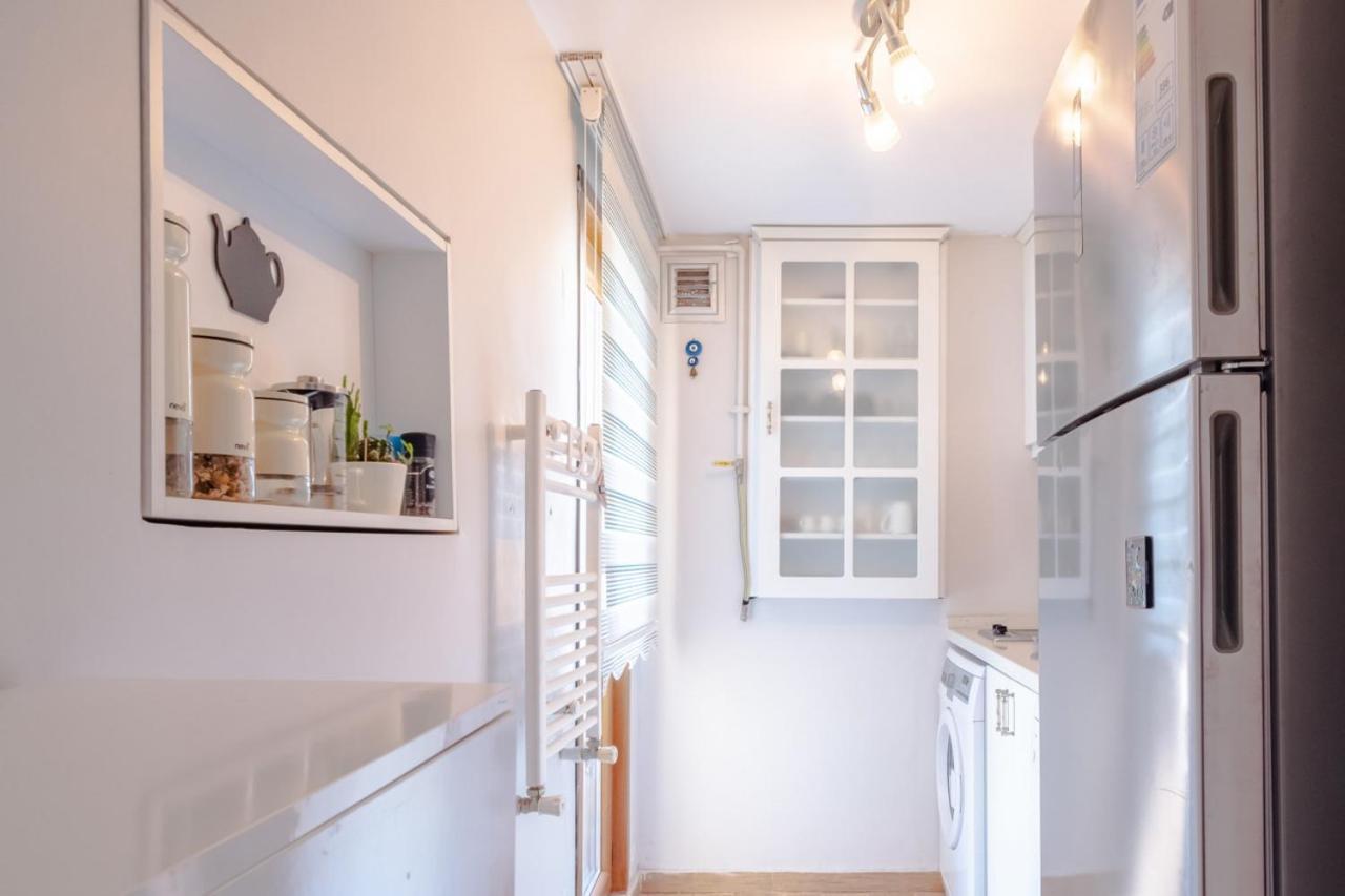 Colorful And Central Flat With Balcony In Kadikoy Κωνσταντινούπολη Εξωτερικό φωτογραφία
